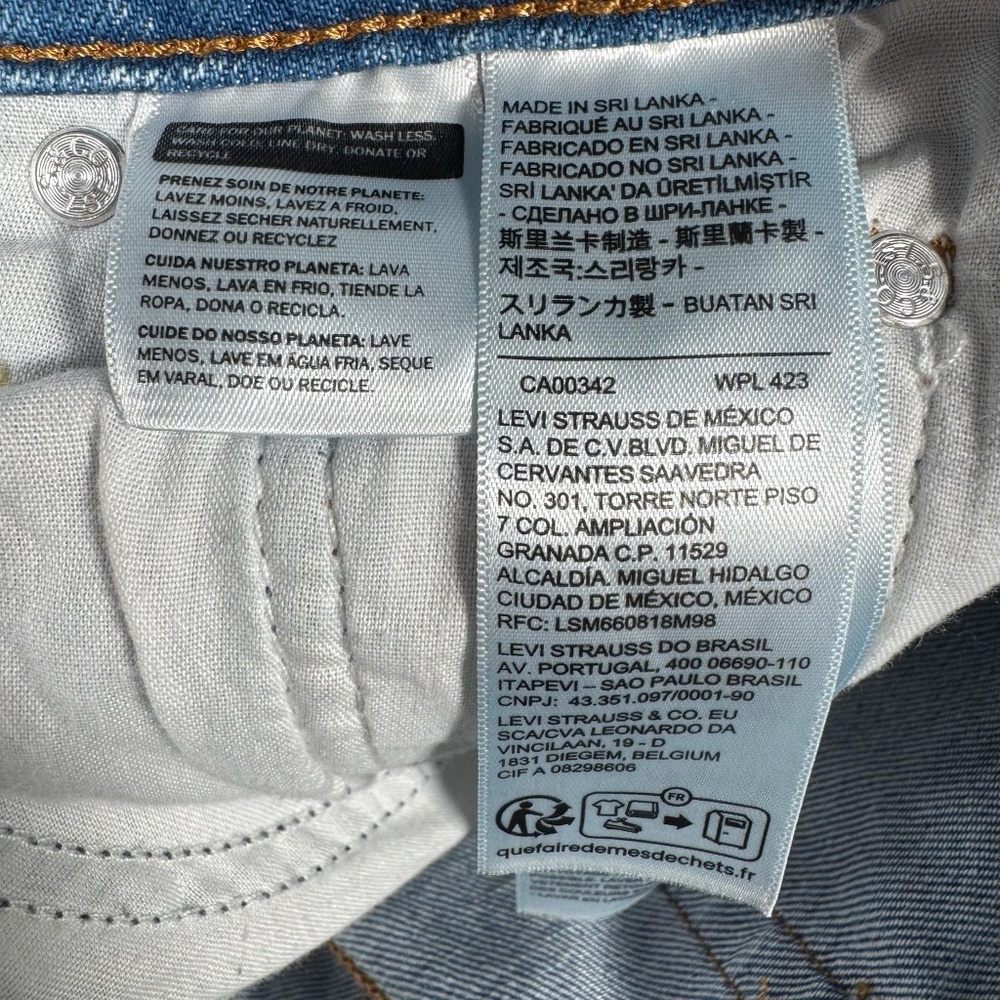 Levis Jeans Womens 25 Blue Wedgie Straight High Rise Light Wash Button Fly - Picture 5 of 14